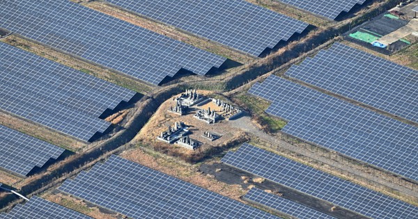 太陽光パネルのリサイクル計画　政府、メガソーラー事業者に義務化へ