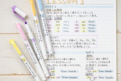 「淡い色」の蛍光ペン、映えると話題　3度の廃盤乗り越え新定番に