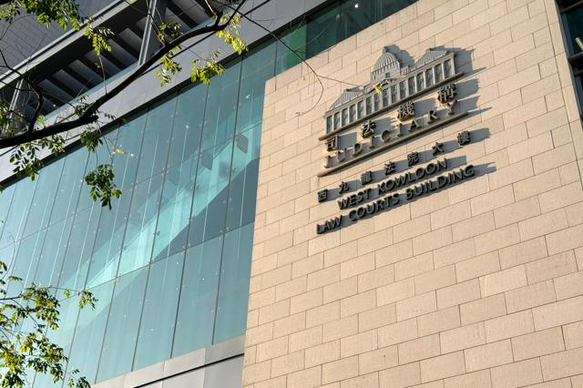 香港民主派団体元幹部らの審理開始　国安法違反、2人が起訴内容否認