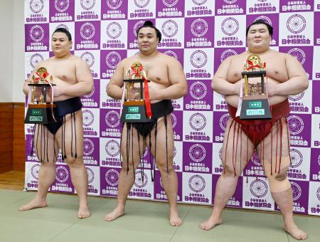 熱海富士が３度目の敢闘賞　義ノ富士は殊勲、霧島も敢闘