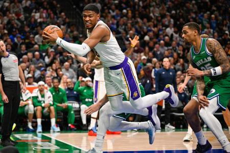 レーカーズ八村は１７得点　マーベリックス戦に途中出場