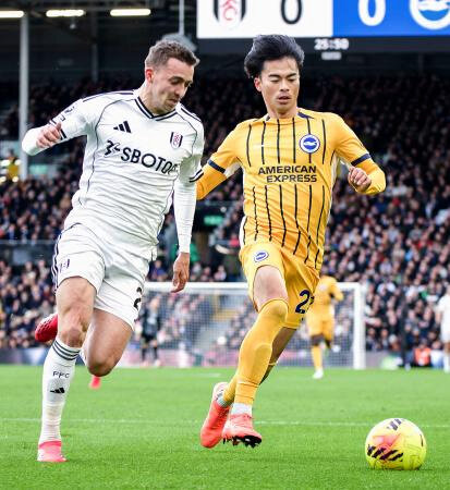 三笘フル、遠藤は途中出場　サッカーのプレミアリーグ