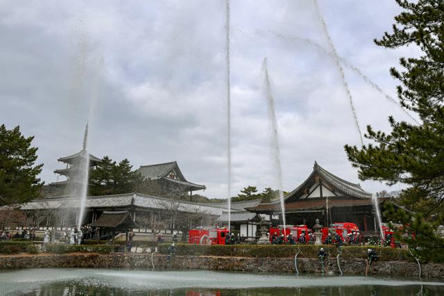 文化財防火デー　極彩色の壁画の焼損から77年、奈良・法隆寺で訓練