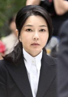 韓国前大統領妻に実刑判決　旧統一教会から金品受領で