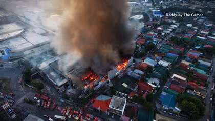 マニラの会員制大型スーパーが全焼&hellip;ケガ人なし　輸入食品や家具・家電など豊富な品揃えで知られる店　フィリピン