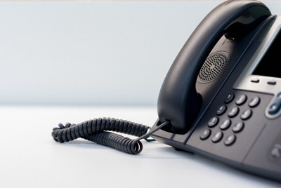 自然に会話が&hellip;AIコールセンターの実力は？　SBI新生銀が導入へ