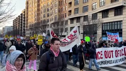 「NYでも数千人が抗議の声」全米各地で一斉デモ&hellip;移民抗議で市民2人射殺に移民当局の解体訴え　賛同し休業する店も