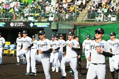 プロ野球キャンプがスタート　沖縄は阪神、日本ハムなど6球団が始動