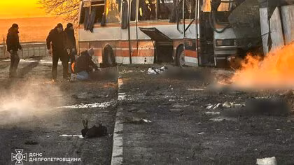 ウクライナの炭鉱にドローン攻撃 バスで帰宅する作業員ら16人死亡　ロシア「1日までキーウへの攻撃停止」宣言も