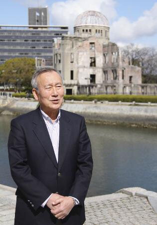 前広島市長が開会式で五輪旗運ぶ　男子マラソンのキプチョゲも