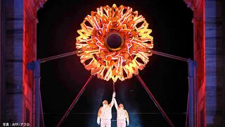 史上初、2か所の聖火が同時に点灯　アルペンで金3個のスター・トンバ氏＆コンパニョーニ氏が点火者【ミラノ・コルティナ五輪開会式】