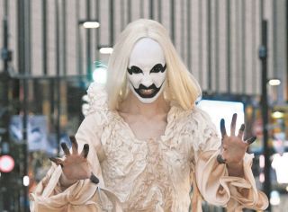 「ロシアは醜い国に&hellip;」アーティストのジェナ・マービンさん　ウクライナ侵攻で沈黙を強いられる祖国を嘆く