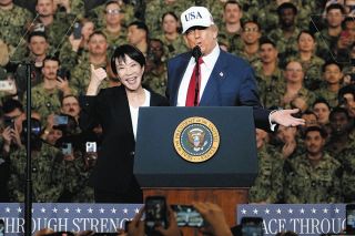 トランプ大統領が選挙戦さなかに「高市首相支持」の意味は？　異例の「肩入れ」に走ったアメリカ国内の事情