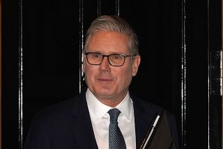 英与党幹部、首相に辞任要求　米富豪関係の前大使任命で