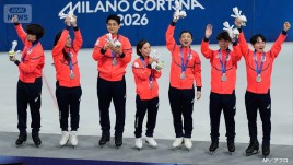 フィギュア表彰台&ldquo;刃こぼれ問題&rdquo;IOC「表彰台の素材変更」佐藤駿選手のコーチが修復