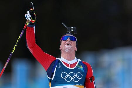 急死の仲間にささぐ「金」　バイアスロン・五輪初出場ボトン