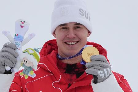 フォンアルメン３個目の金メダル　アルペンスキー・１１日