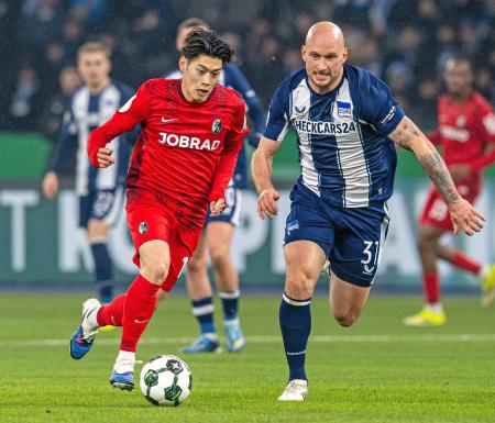 鈴木唯人がゴール、４強入り　サッカードイツ杯のフライブルク