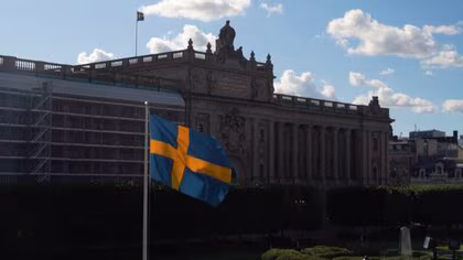 スウェーデン　国籍取得要件を大幅厳格化　居住8年、収入要件導入へ