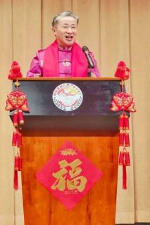 中国の大阪総領事、公の場に　「汚い首斬る」投稿から３カ月