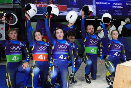 ヘルメット掲げ連帯示す　リュージュのウクライナチーム