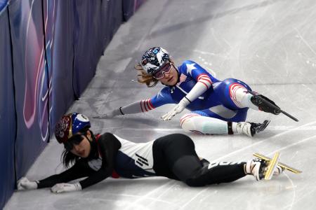 韓国コーチ、現金携え審判に抗議　「賄賂？」とＳＮＳで話題に