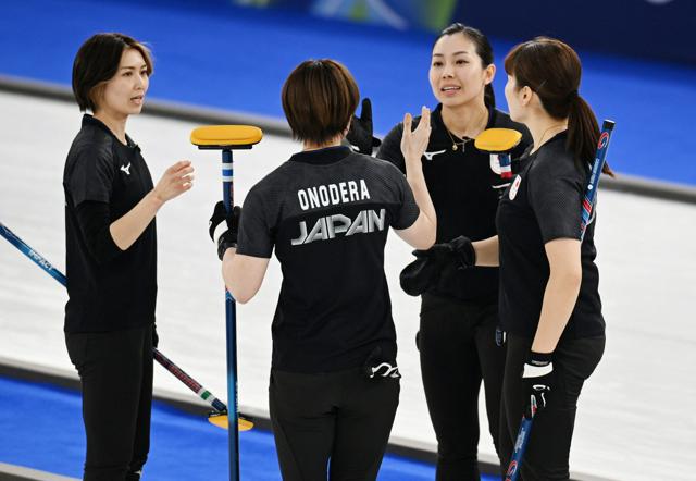 カーリング女子日本、米国に敗れ痛い3敗目　勝敗分けた司令塔の精度