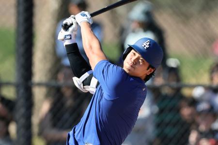 大リーグ村上、実戦形式で２安打　岡本は攻守磨き、大谷実戦