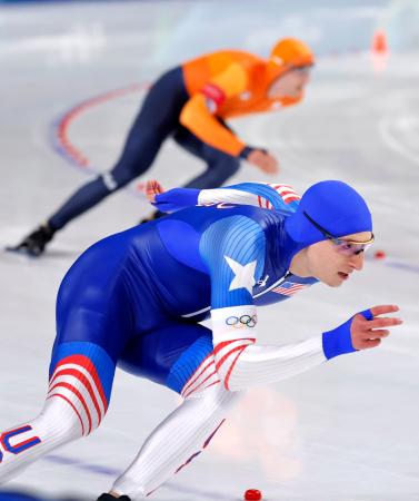 氷上最速争い、異次元の名勝負に　男子５００ｍ、ストルツとデボー