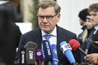 「フランスの国防費は不十分」　ドイツがＮＡＴＯ目標巡り批判