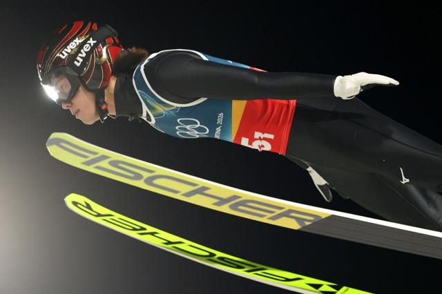 ジャンプのスーパー団体で日本は6位　天候悪化で競技は途中で中止に