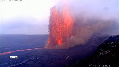 ハワイ・キラウエア火山が噴火し溶岩400メートル吹き上がる&hellip;噴煙1万メートル超　42回目噴火で住宅被害確認されず
