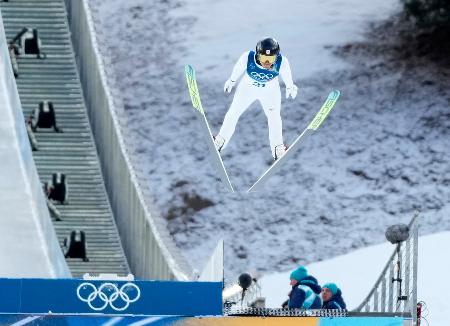 前半は山本１位、渡部暁１９位　ノルディック複合・１７日