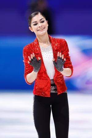 ＳＰ５位ペトロシャンに取材殺到　１８歳のロシア選手権女王