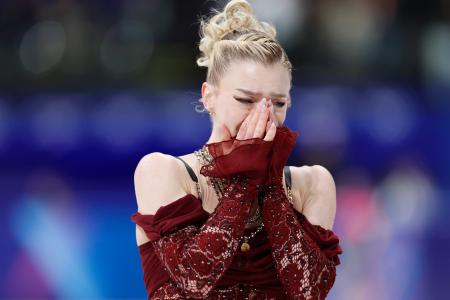 出遅れ１３位のグレンは涙ぐむ　痛恨のミス、報道陣の取材応じず