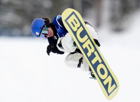 深田茉莉「最年少でも価値同じ」　スノボ女王、一夜明け会見