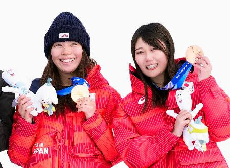 スノボ１９歳深田茉莉「金」　冬季五輪の日本女子最年少