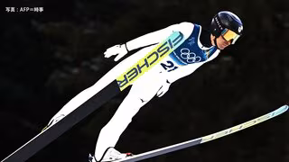渡部暁斗がオリンピック ラストジャンプ　首位と21秒差の3位で後半へ「何も残らないくらいすべてを置いていきたい」【ノルディック複合 団体】