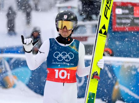 団体スプリント、日本は前半３位　スキー複合・１９日