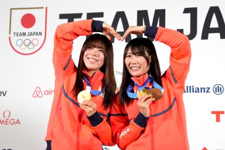 金の村瀬心椛「やっと取れた」　スノボのメダリストが記者会見