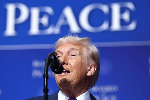 トランプ大統領「私の支持」で自民が大勝と主張　誇示する発言続く