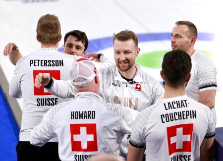 スイス男子が快勝し銅メダル　カーリング・２０日