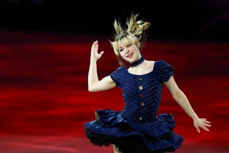 りくりゅう「金」の舞　坂本花織、中井亜美らエキシビに