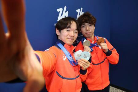 鍵山「十分楽しんだ」　日本選手団、帰国の途に