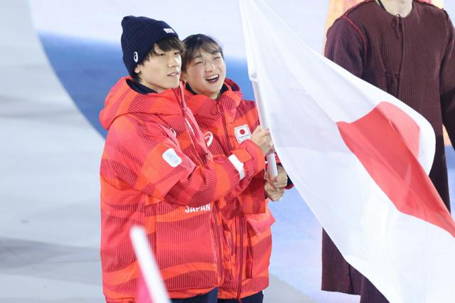 坂本花織が閉会式で旗手　「21年間やりきった」舞台の締めくくり