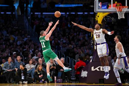 レーカーズの八村は５得点　米プロバスケＮＢＡ