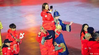 りくりゅう閉会式でも&ldquo;リフト&rdquo;披露、旗手の坂本花織、森重航も笑顔　日本勢のメダルは過去最多の24個【ミラノオリンピック】