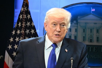 トランプ氏「駆け引きする国には高関税」　貿易合意順守するよう圧力