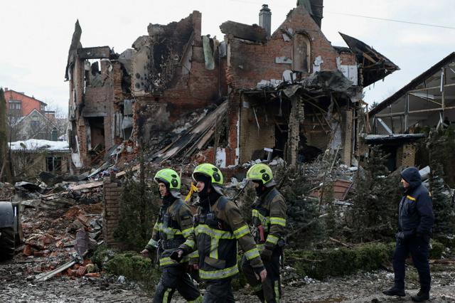 ウクライナ侵攻4年、見えない終戦　民間人の死者は1万5千人超