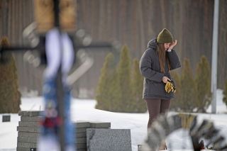 埋められぬ喪失感、犠牲者しのぶ　ロシア侵攻４年、和平見えず